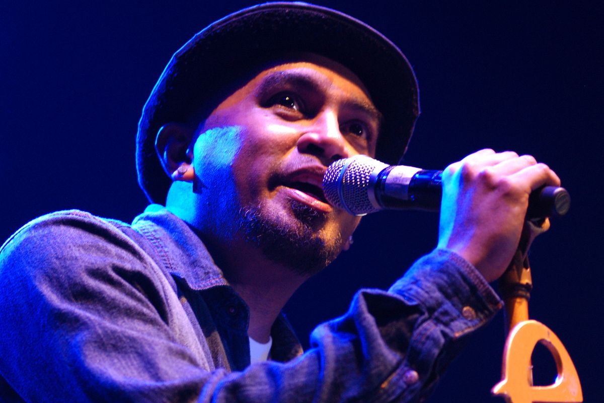 Glenn Fredly tampil dalam konser tunggalnya yang bertajuk Cinta Beta di Istora Senayan, Jakarta, Minggu (2/9/12). Konser ini menceritakan perjalanan 17 tahun Glenn berkarya di kancah musik Indonesia. Dalam konser ini Glenn membawakan 24 lagu andalan. 

Kompas Images/Mundri Winanto
02-09-2012

DIMUAT 1/9/12 HAL 15 *** Local Caption *** Glenn Fredly tampil dalam konser tunggalnya yang bertajuk Cinta Beta di Istora Senayan, Jakarta, Minggu (2/9). Konser ini menceritakan perjalanan 17 tahun Glenn berkarya di kancah musik Indonesia. Dalam konser ini Glenn membawakan 24 lagu andalan. 

Kompas Images/Mundri Winanto
02-09-2012