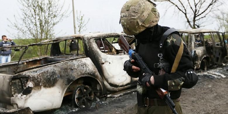 Tiga orang tewas dalam serangan terhadap pos pemeriksaan Rusia di Sloviansk.
