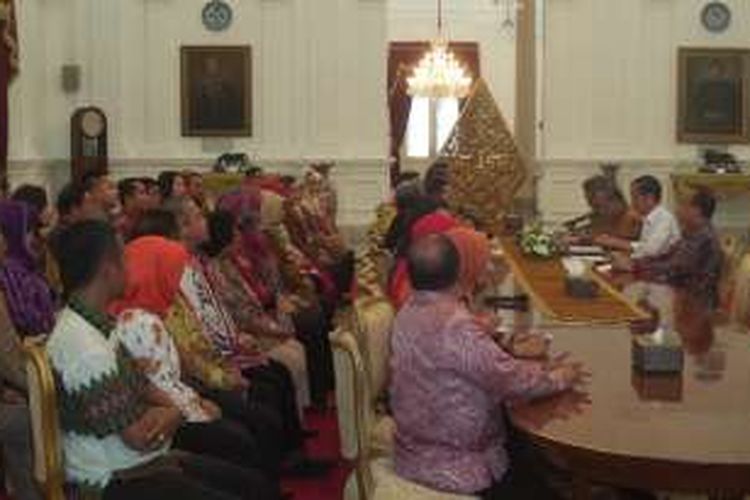 Presiden Joko Widodo saat menerima pengurus Asosiasi Pimpinan Perguruan Tinggi Indonesia (APPTHI) di Istana Negara Selasa (28/6/2016).