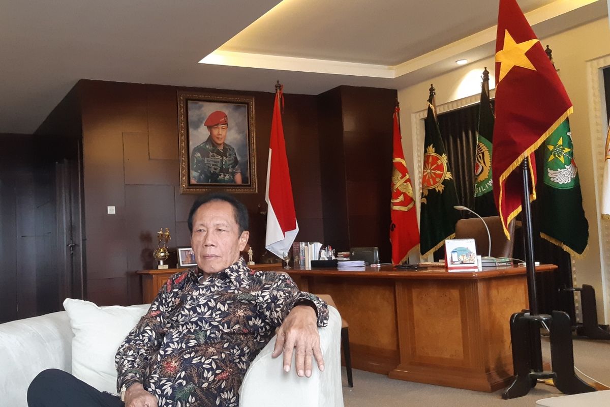 Gubernur DKI Jakarta periode 1997-2007 Letnan Jenderal TNI (Purn) Sutiyoso