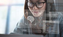 Kebutuhan Literasi Baru: Mengarahkan AI, Bukan Bersaing Dengannya