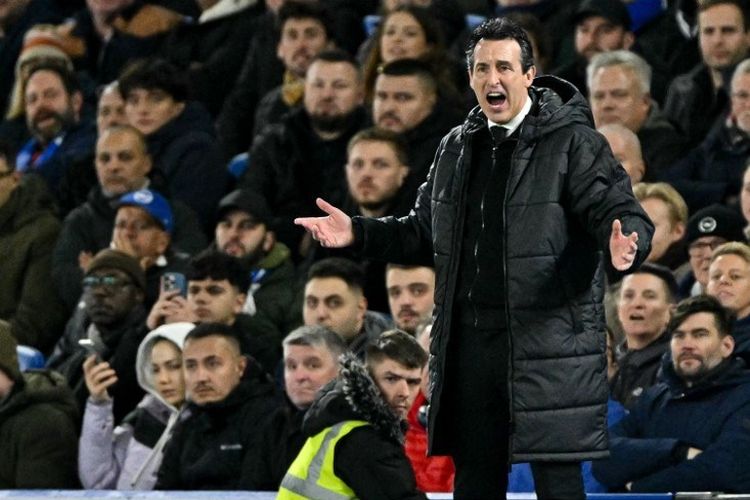 Pelatih Aston Villa, Unai Emery, saat menukangi tim di laga Premier League 2025-2026.