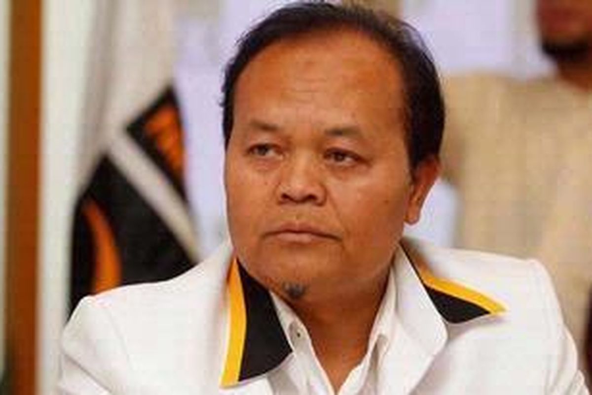 Ketua Fraksi PKS Hidayat Nur Wahid hadir dalam dalam konferensi pers di Kantor DPP PKS, Jalan TB Simatupang, Jakarta Selatan, Jumat (1/2/2013). Dalam konferensi pers tersebut PKS menyatakan memilih Muhammad Anis Matta menjadi presiden baru PKS menggantikan Luthfi Hasan Ishaaq yang mengundurkan diri setelah ditetapkan Komisi Pemberantasan Korupsi (KPK) sebagai tersangka dalam kasus dugaan suap impor daging sapi. 