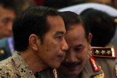 Di Bawah Terik Matahari, Ribuan Warga Ponorogo Menanti Jokowi yang Terlambat Datang