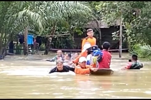 Warga Terdampak Banjir di Bengkayang Kalbar Mulai Dievakuasi ke Posko Pengungsian