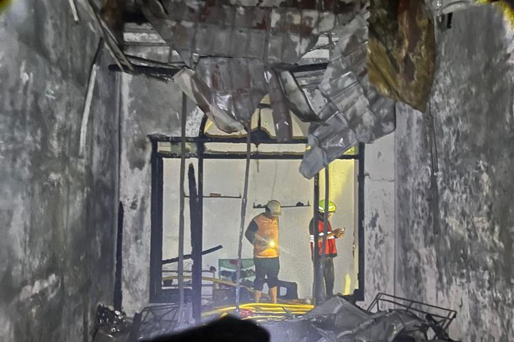 Ditinggal Lebaran Keliling, Rumah di Meruya Terbakar 