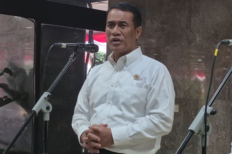 Menteri Pertanian Andi Amran Sulaiman buka suara soal beras premium di ritel kosong