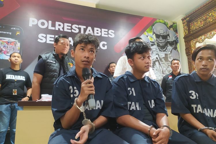 Empat pelaku anggota Geng Enjoy yang melakukan penganiayaan kepada korban berinisial berinisial R (21) warga Kota Semarang ditangkap Polrestabes Semarang, Jawa Tengah (Jateng). 