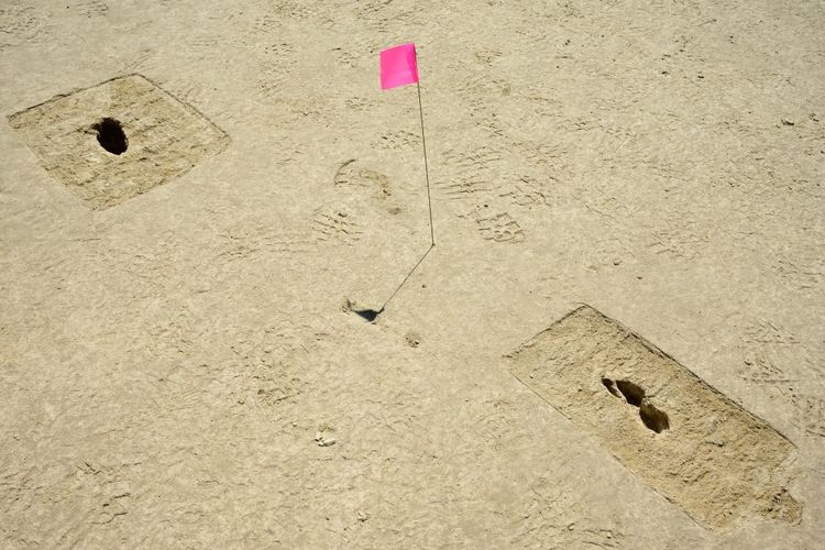 Jejak kaki hantu kuno yang ditemukan di Gurun Great Salt Lake, negara bagian Utah, Amerika Serikat, pada Juli 2022.