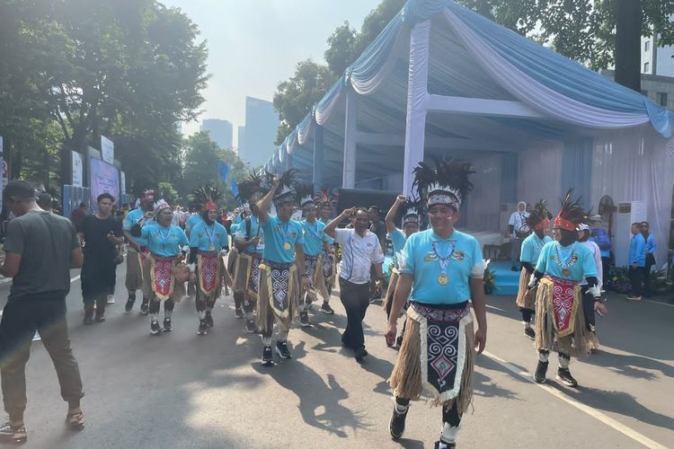 Di Balik Kostum Papua yang Mencuri Perhatian di Bhayangkara Community Fun Run...