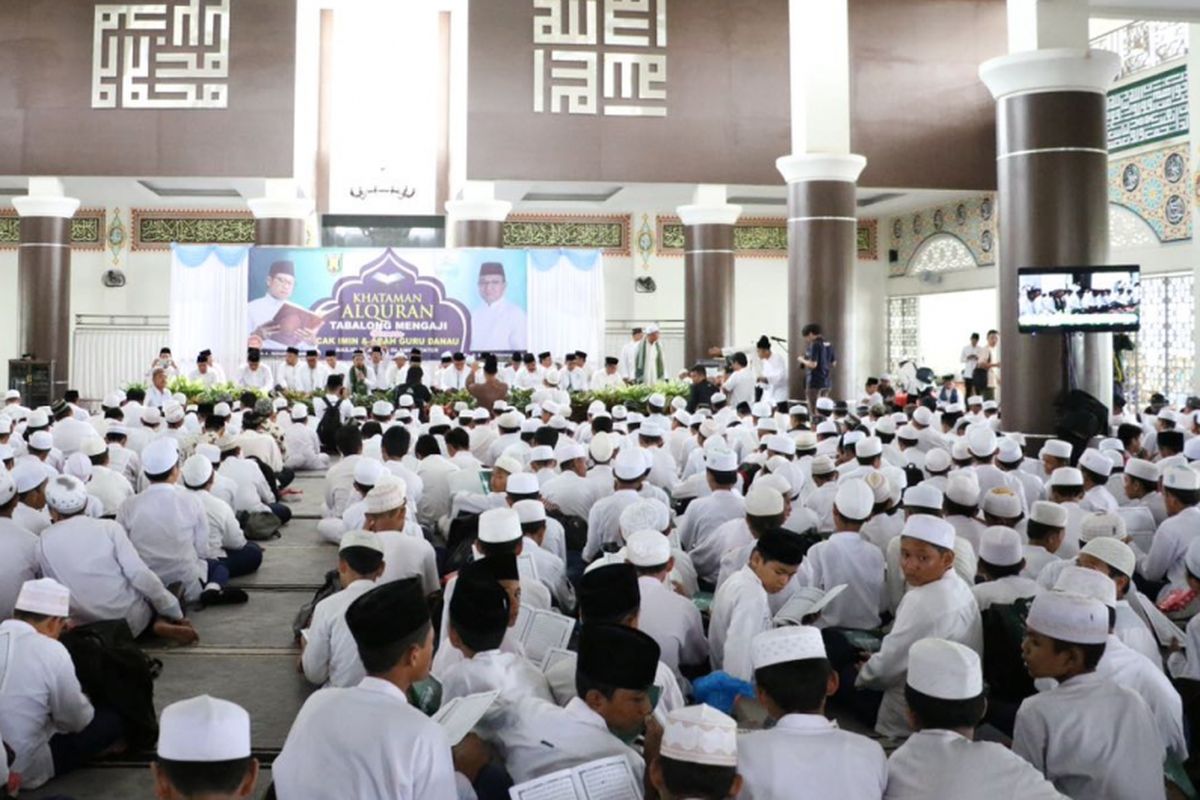 Khataman massal Gerakan Nasional Nusantara Mengaji di Tabalong, Kalimantan Selatan, Selasa (22/8/2017)