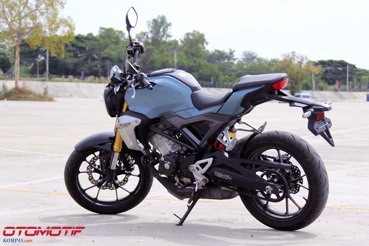 Honda CB150R ExMotion.