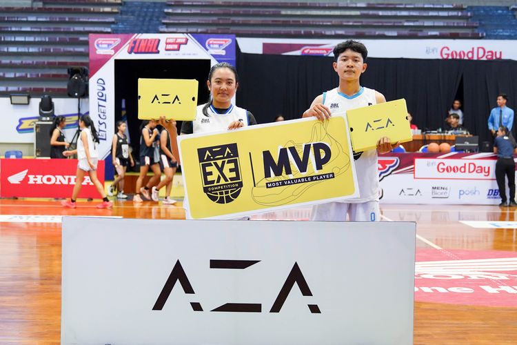 Demas Naufal Ramadhan (kiri) salah satu Most Valuable Player (MVP) dari SMA Ar Rohmah Dau, Kabupaten Malang. Selain itu sekolah berbasis pesantren itu sukses menorehkan sejarah dengan menjadi juara Honda DBL with Kopi Good Day 2025 East Java-South (DBL Malang) kategori AZA 3x3 Competition.