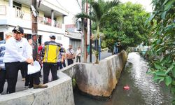Wawalkot Tangsel Janji Tangani Banjir di Reni Jaya Pamulang hingga Tuntas