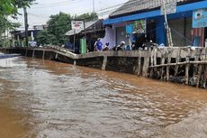 Kali Baru di Kramat Jati Meluap, Sejumlah Toko dan Jalan Raya Tergenang