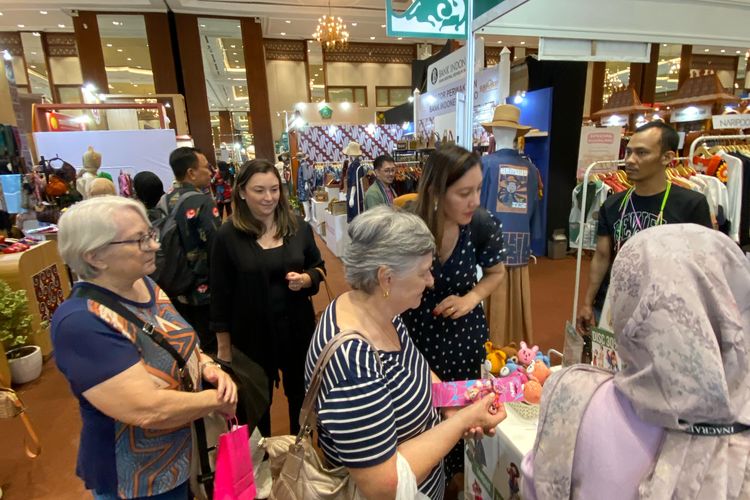 UMKM binaan Waskita ikut serta dalam  pameran INACRAFT 2025 yang mengusung tema ?From Smart Village to Global Market? berlangsung di Jakarta pada 5-9 Februari 2025.