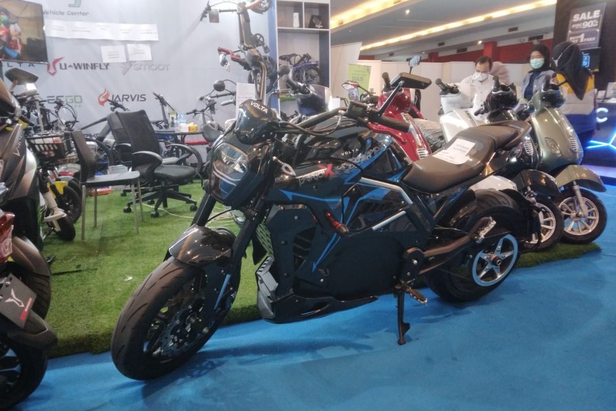 Volta Patriot X dijual di Periklindo Electric Vehicle Show (PEVS) 2022 dengan harga Rp 197 juta.