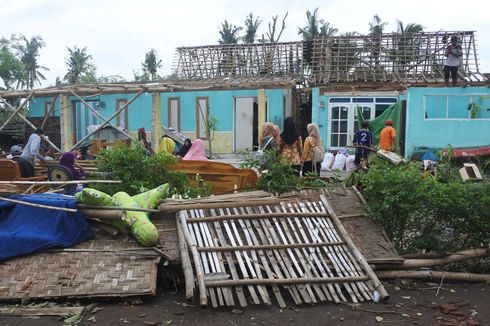 Dahsyatnya Puting Beliung di Bondowoso Rusak Ratusan Rumah