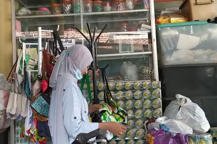 Cara Unik Bank Sampah di Semarang, Ajak Ibu-ibu Tukar Minyak Jelantah dengan Emas dan Sembako