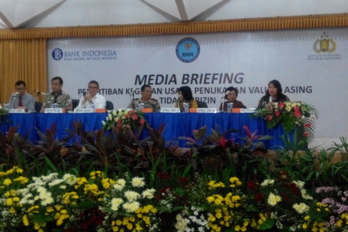Media briefing Penertiban Kegiatan Usaha Penukaran Valuta Asing Tidak Berizin di Polda Jawa Tengah, Rabu (29/3/2017).