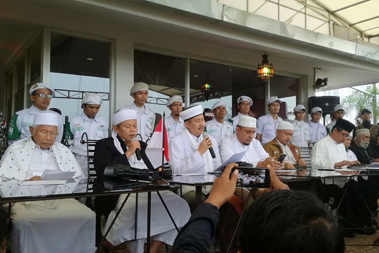 Tim 11 Ulama Alumni 212 dalam konferensi pers di Restoran Larazeta, Jakarta, Rabu (25/4/2018). 