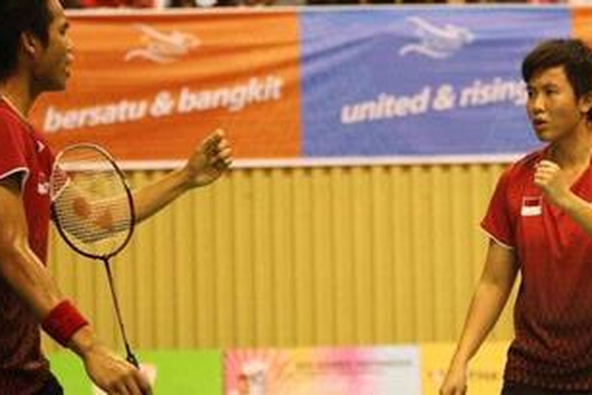 Ganda campuran Indonesia Tontowi Ahmad (kiri), dan Liliyana Natsir. Di kualifikasi Piala Uber, Liliyana akan tampil di nomor ganda putri.