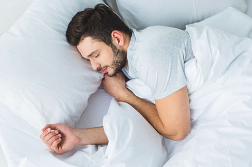 Kurang Tidur Bisa Jadi Penyebab Sakit Kepala, Kenapa?