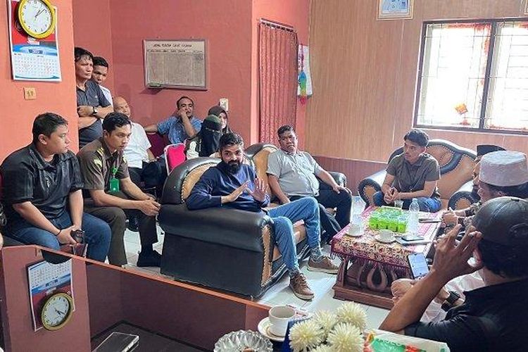7 Warga Inggris dan Norwegia Penyebar Aliran Sesat Ditangkap di Pasaman Barat Sumbar