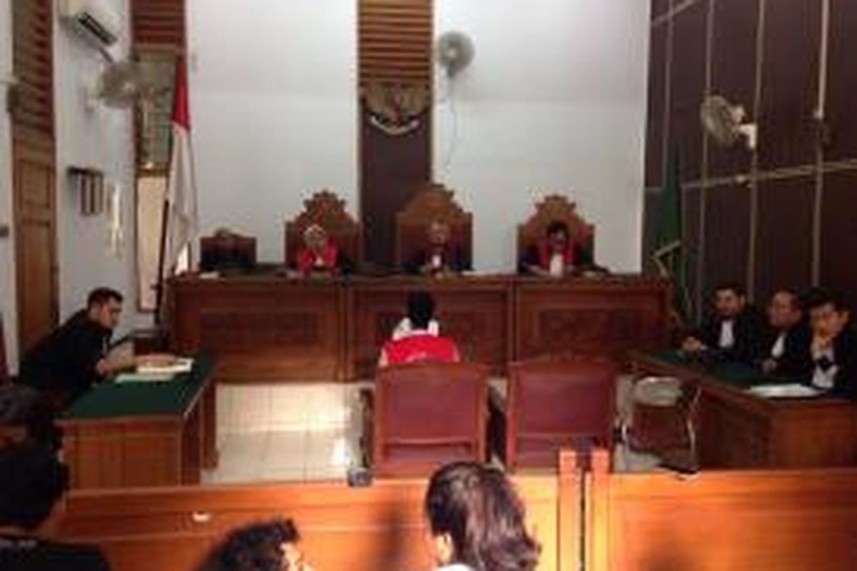 Suasana ruang sidang PN Jaksel saat Prio Santoso membacakan Pledoi pada Rabu, (11/11).