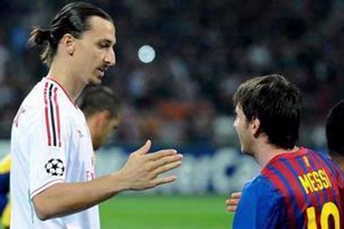 Striker AC Milan, Zlatan Ibrahimovic (kiri) dan penyerang Barcelona, Lionel Messi.