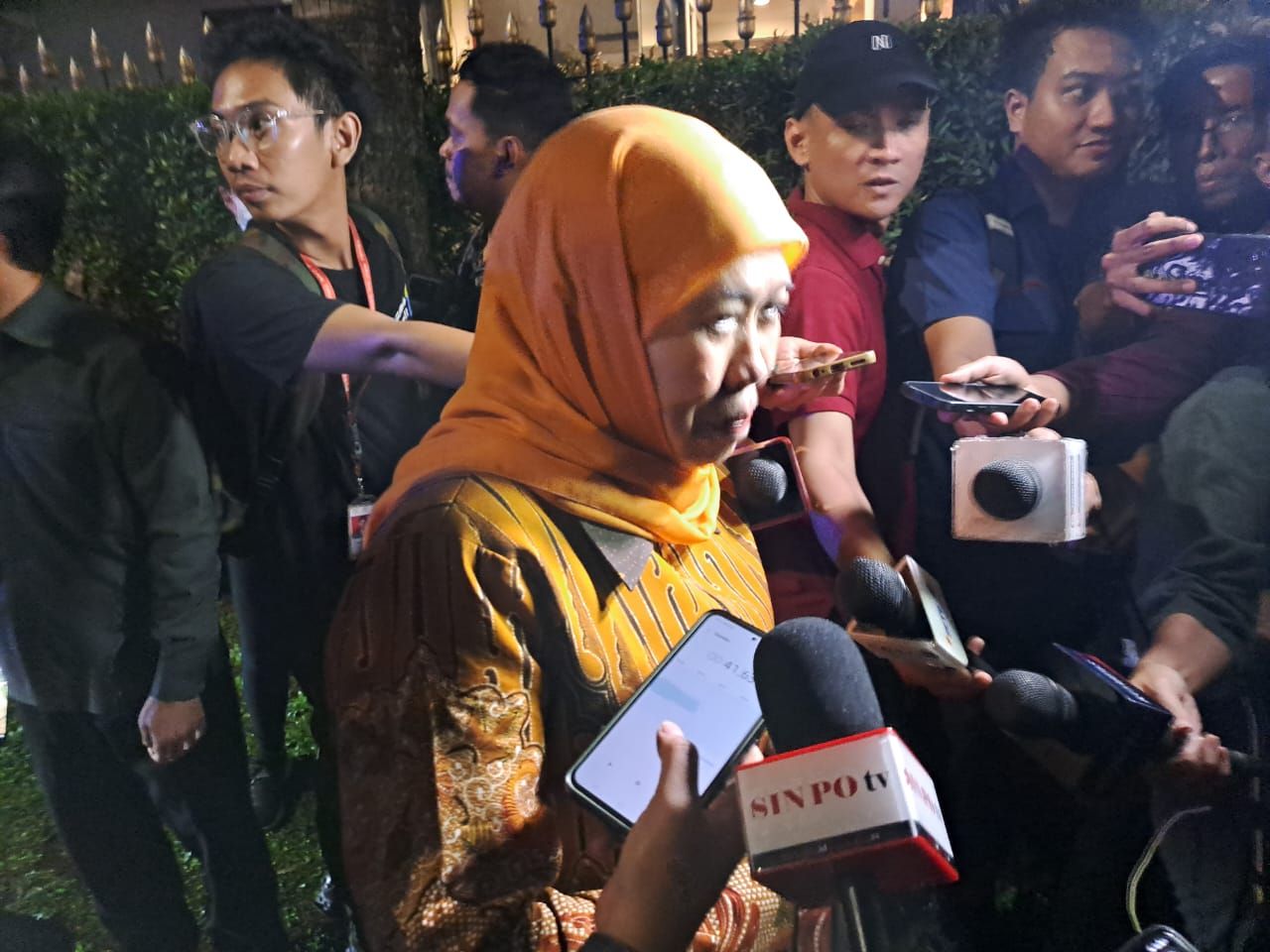 Khofifah-Emil Dardak Datangi Rumah Airlangga, Klaim Sudah Didukung Golkar Maju Pilkada Jatim