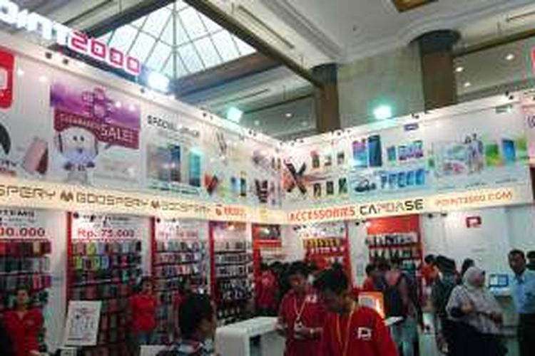 Salah satu gerai peritel gadget yang ikut di ajang Indocomtech 2016 di JCC Senayan, Jakarta.