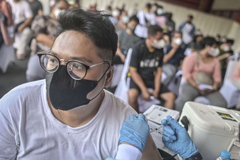 Epidemiolog Sebut Masker, Testing, Vaksinasi Booster Kunci Kendalikan Kenaikan Covid-19