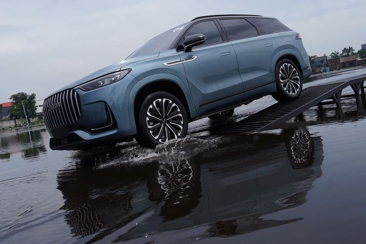 Test drive Jaecoo J8 SHS Ardis