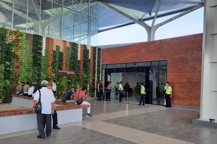 kondisi jelang kedatangan sejumlah menteri di Bandara Ngloram, Cepu, Blora, Minggu (22/8/2021)