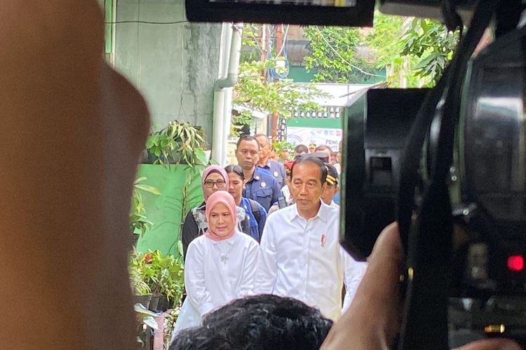 Presiden Joko Widodo mengunjungi Posyandu Wijaya Kusuma, Kelurahan Kebon Pedes, Kecamatan Tanah Sareal, Kota Bogor, Selasa (11/6/2024) pagi. 
