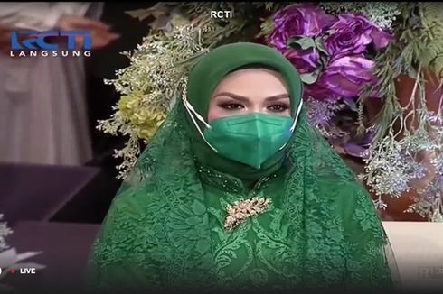 Gelar Pengajian, Aurel Digandeng Krisdayanti dan Ashanty