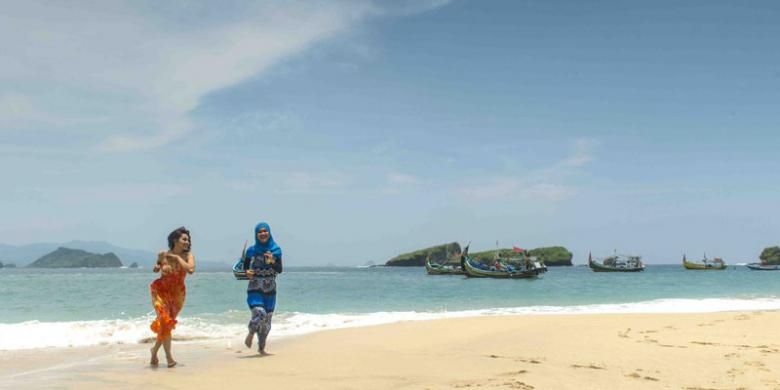 Pantai Papuma di Jember, Jawa Timur.