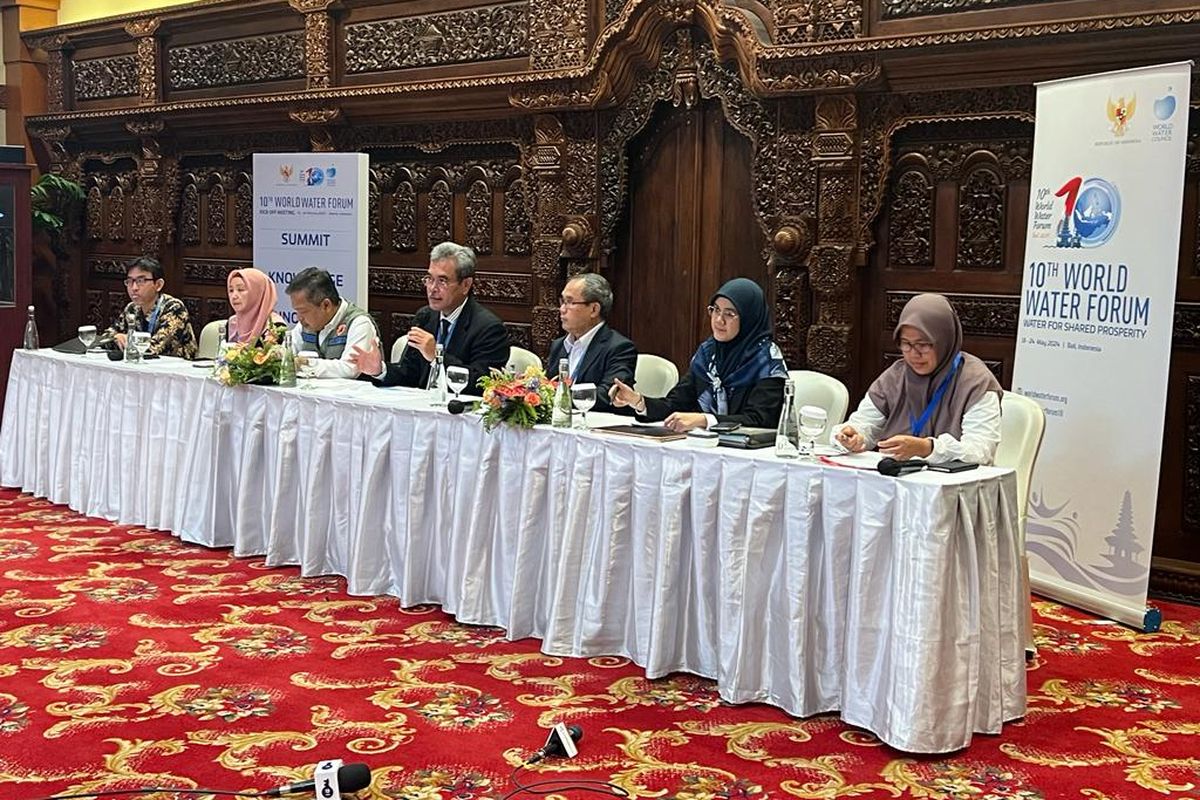 Dirjen SDA Kementerian PUPR Jarot Widyoko saat konferensi pers antisipasi menghadapi musim kemarau dan bencana kekeringan tahun 2023 di Jakarta, Rabu (15/2/2023).