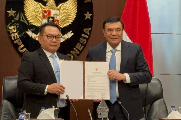 Djamari Chaniago Serahkan Jabatan Menko Polkam ke Dudung: Kalau Ada Kekurangan, Saya Mohon Maaf