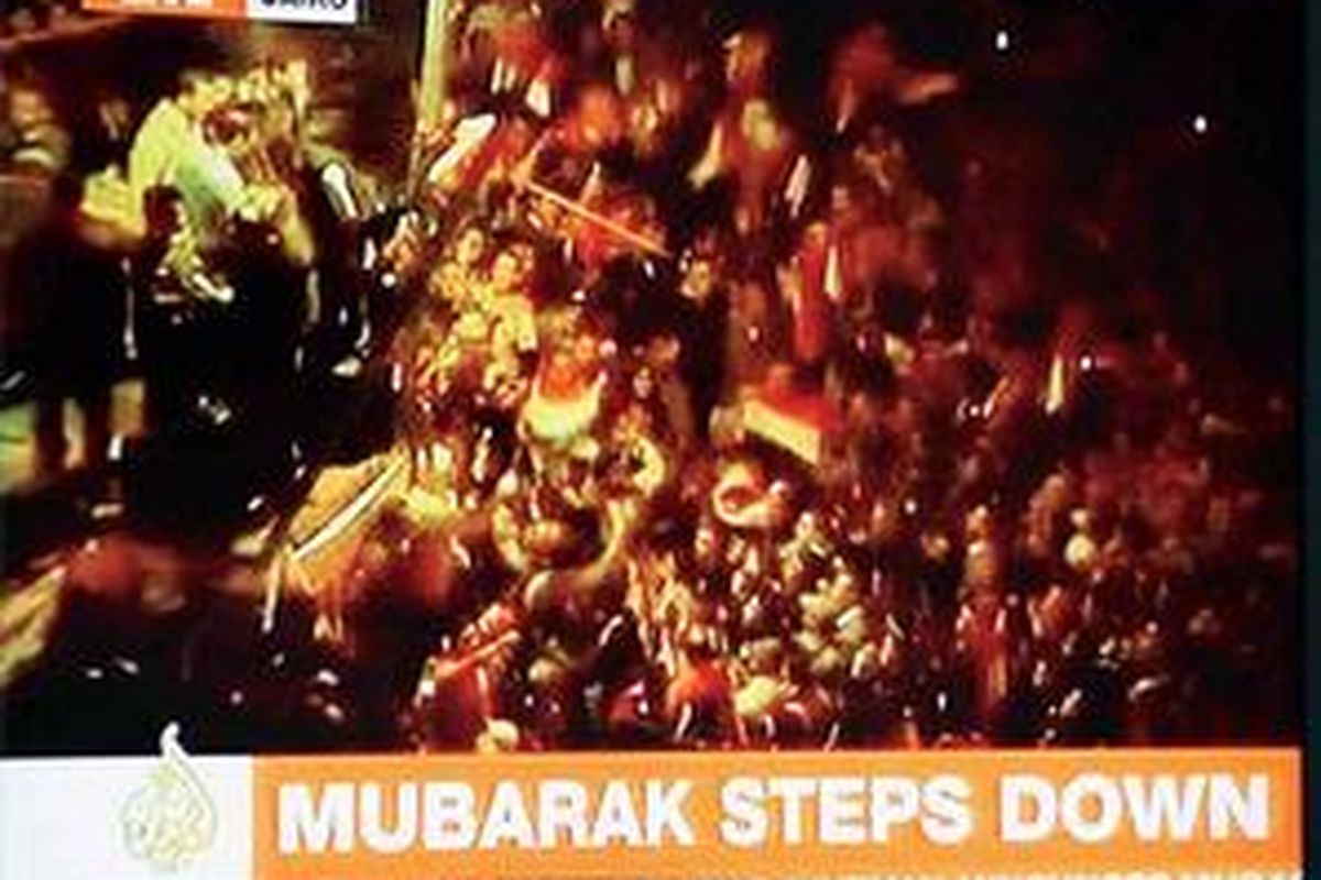 Mundurnya Hosni Mubarak yang diumumkan oleh Wakil Presiden Omar Suleiman, Jumat (11/2) sore waktu setempat, melalui televisi nasional Mesir disambut gegap gempita oleh massa yang berada di Alun-alun Tahrir