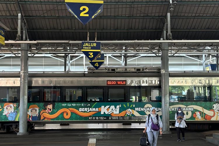 KA Argo Wilis akan berhenti reguler di Stasiun Ciamis mulai 15 Juli 2025. KA Argo Wilis. Jadwal KA Argo Wilis. Bandung jadi tujuan favorit saat long weekend, jumlah penumpang kereta api dan Whoosh di Jawa Barat ikut naik.