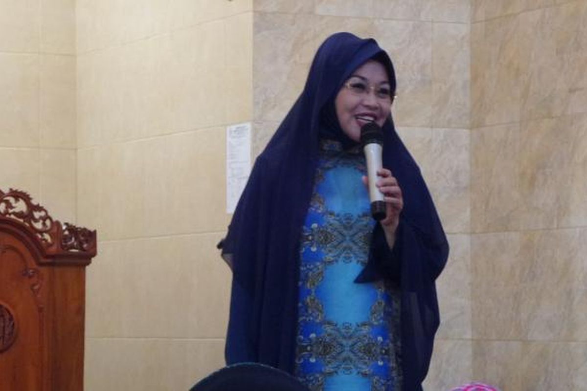 Calon wakil gubernur DKI Jakarta nomor pemilihan satu, Sylviana Murni, menghadiri pertemuan dengan warga di Masjid Nurul Amaliyyah di Kalibata, Jakarta Selatan, Jumat (3/2/2017) siang.