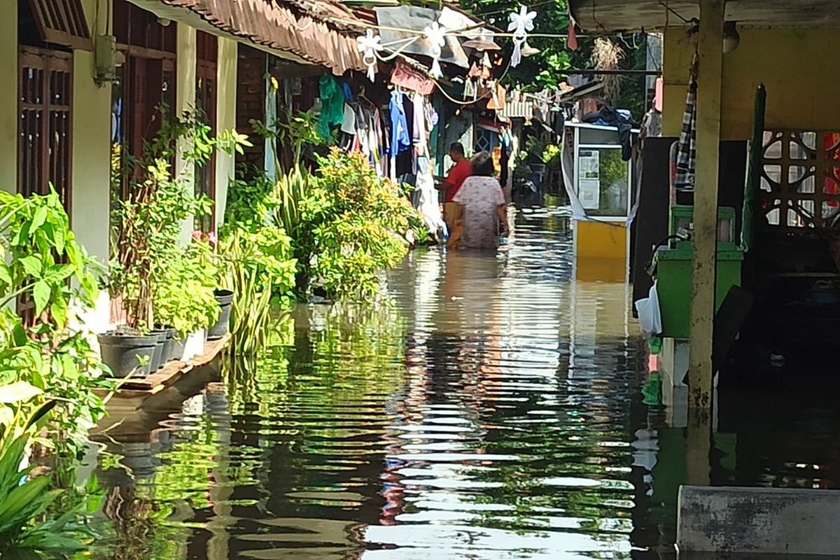 Genangan banjir di Kelurahan Sidokare, Kecamatan Sidoarjo, Kabupaten Sidoarjo