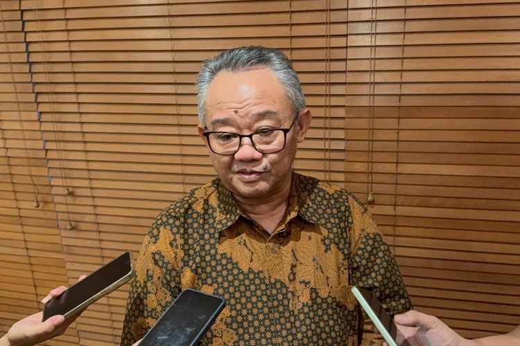Mendikdasmen Jelaskan SD di NTT Dikirimi Smart TV meski Tak Ada Listrik