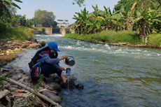 Mahasiswa Unair Teliti Kualitas Air Kali Surabaya, Ini Temuannya