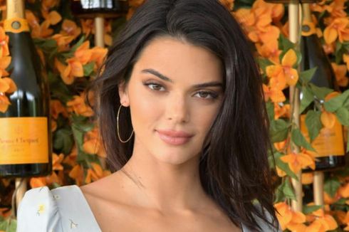 Ingin Kulit Tampak Cerah Seperti Kendall Jenner, Ikuti Cara ini