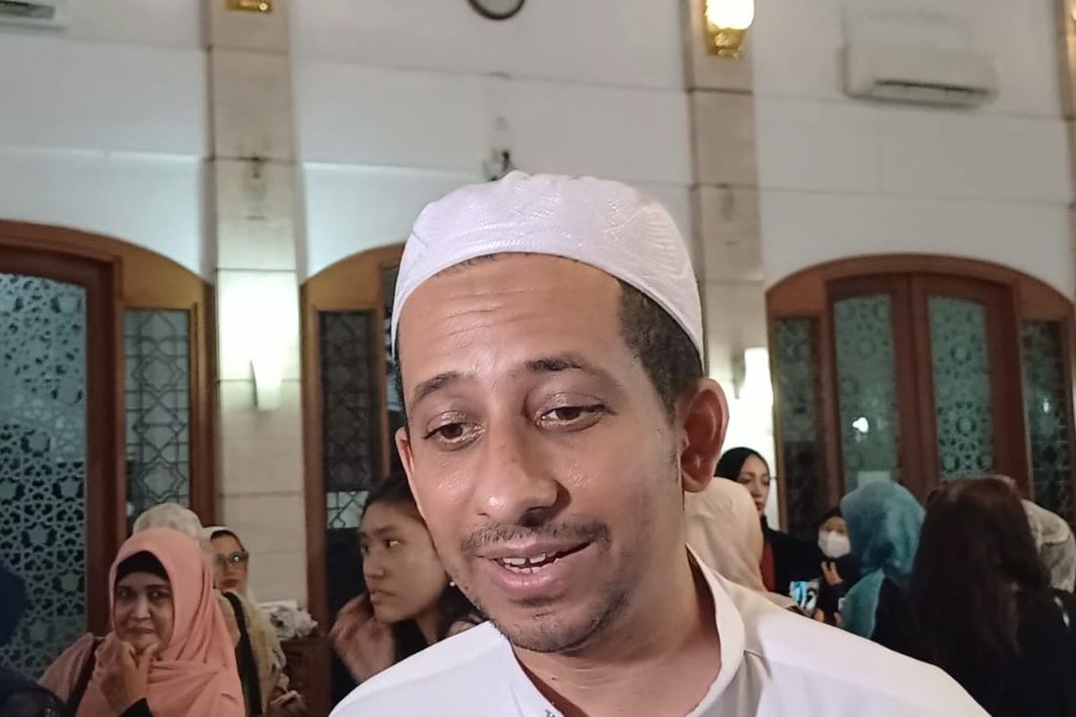 Habib Jafar Hadiri Tausiyah 40 Hari Vidi Aldiano dengan Naik Motor