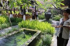 Warung di Bali Ini Tetap Pertahankan Konsep Taman 