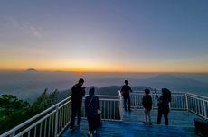 Harga Tiket dan Jam Buka Taman Langit Telomoyo yang Suguhkan Sunset Menawan